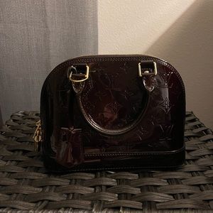 Louis Vuitton Vernis Alma BB Amarante